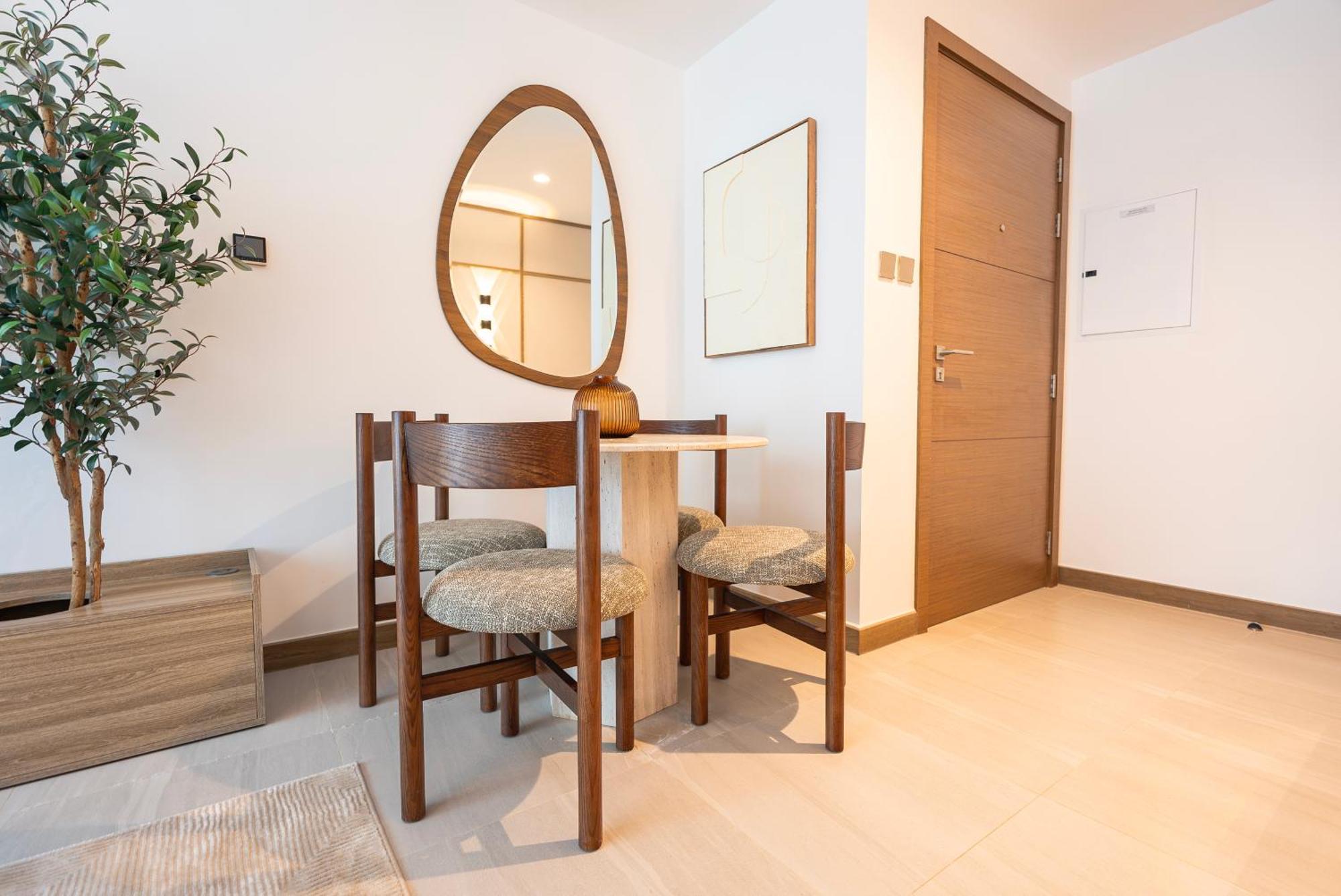 Elegant 2-bedroom Apartment, Branded & Luxury Amenities Dubaï