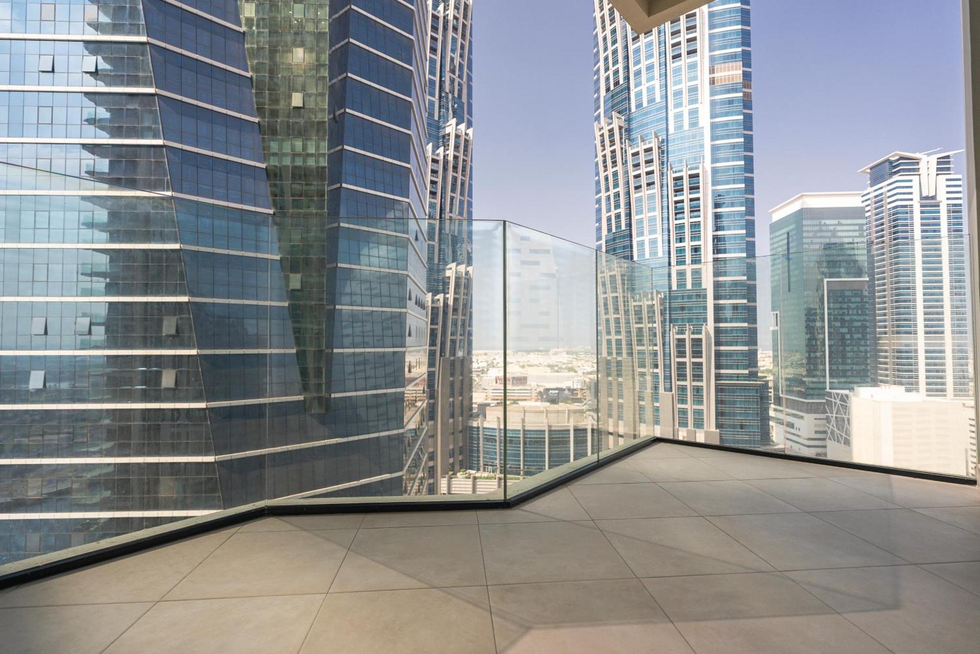 Апартаменты Elegant 2-bedroom Apartment, Branded & Luxury Amenities