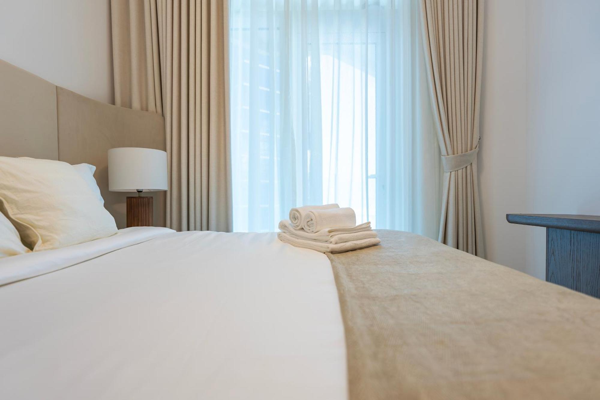 Апартаменты Elegant 2-bedroom Apartment, Branded & Luxury Amenities *